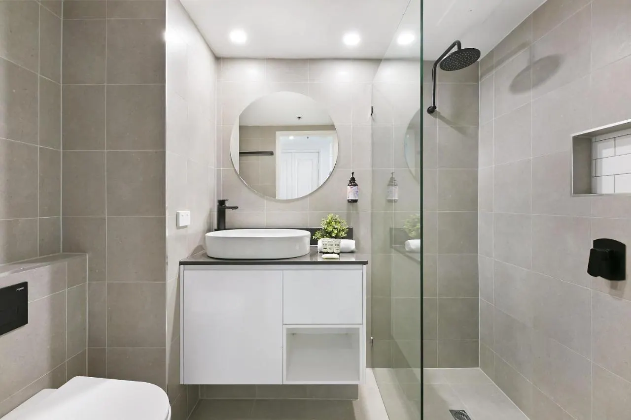 Apartment Studio With Resort Facilities In Prime Location Gold Coast Australia